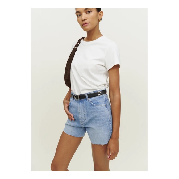 Reformation Kelsey High Rise Loose Jean Shorts (Light Wash — 25) - Picture 7 of 8